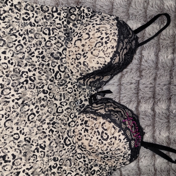 XOXO Cheetah Lingerie - Picture 3 of 5